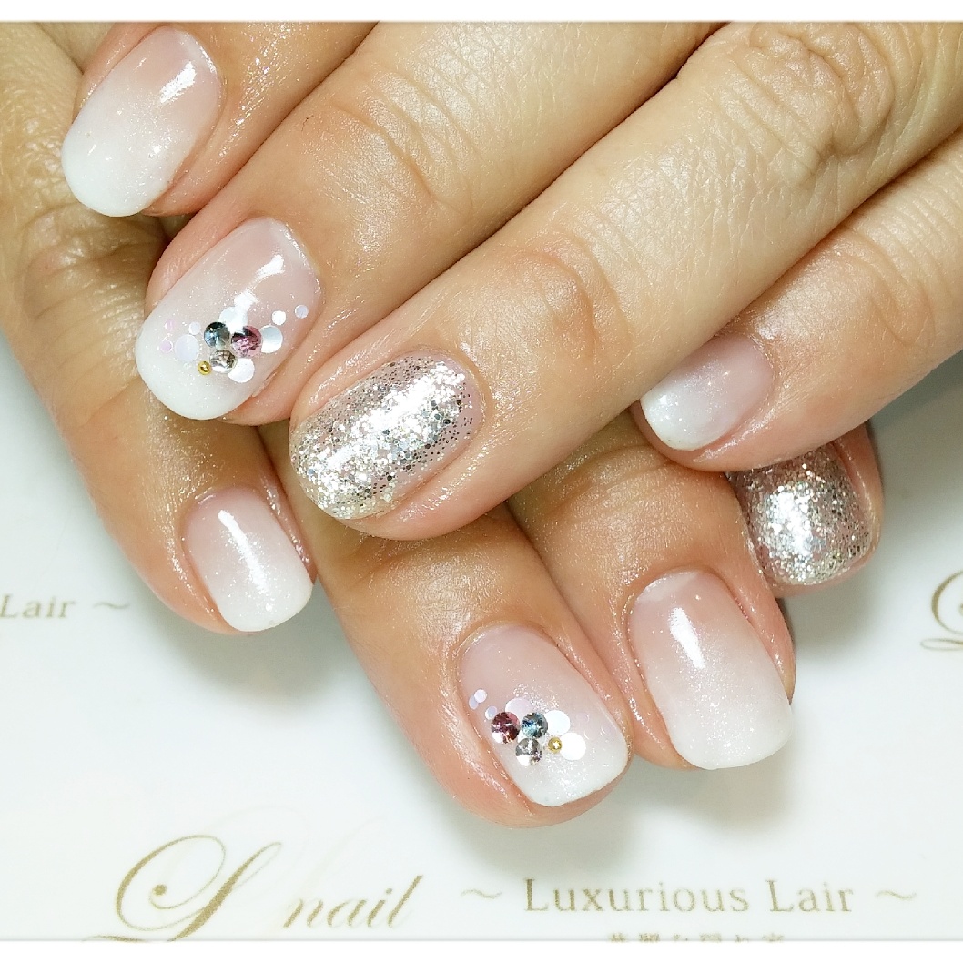 Lnail青葉台東急スクエア 白グラ ラメ ネイルサロン まつげエクステならlnail エルネイル へ